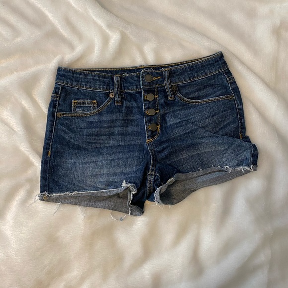 Universal Thread High Rise Shorts - Picture 8 of 8